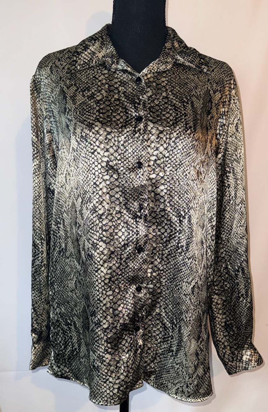 Notations Women's Snake Print Button Down Shirt Size M